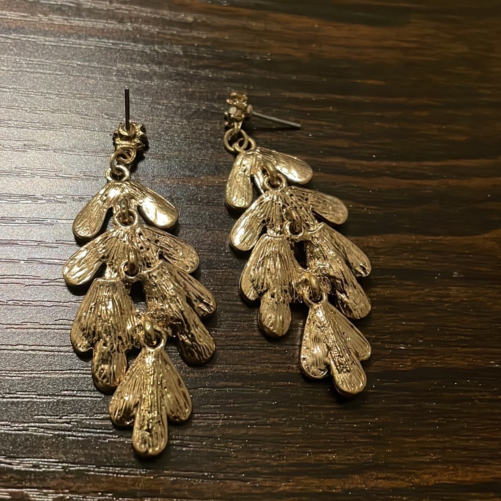 Gold dangly earrings - Picture 3 of 3